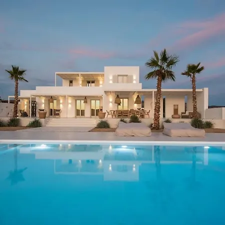 Moderne Mit Pool Und Meerblick